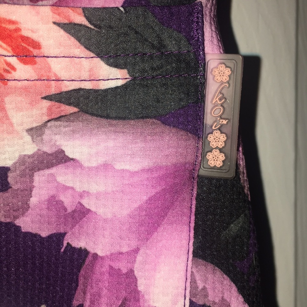 Scrub top - Picture 2 of 3